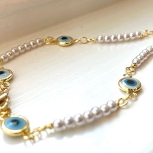 Beautiful evil eye lucky eye Pearl beaded bracelet gold tone dainty jewelry boho